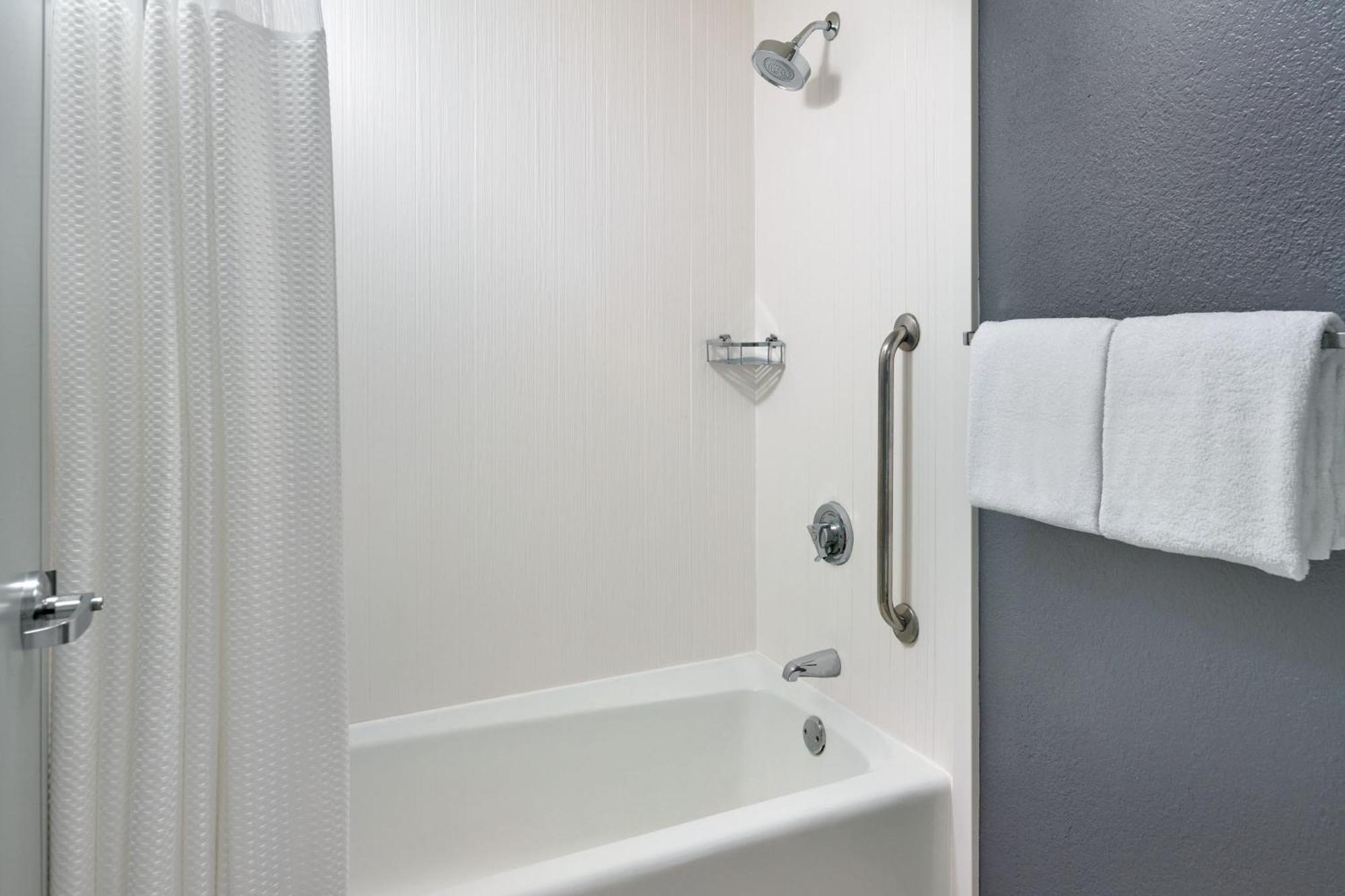 Courtyard By Marriott Augusta Hotel Екстериор снимка