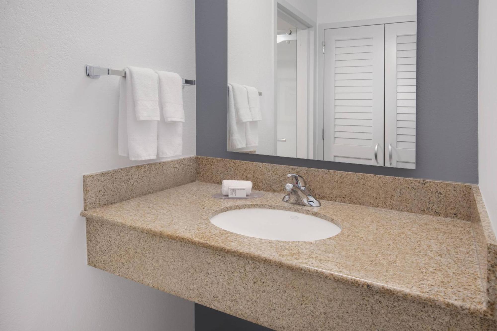 Courtyard By Marriott Augusta Hotel Екстериор снимка