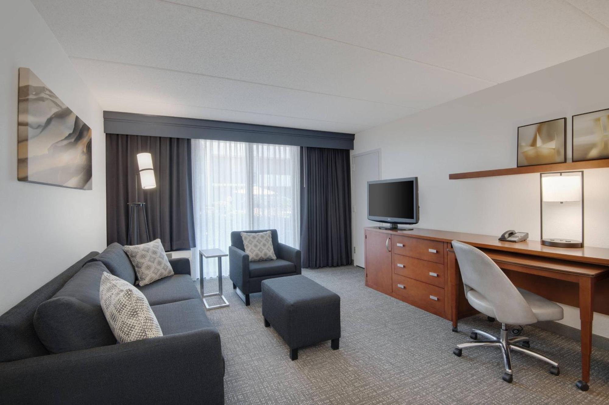 Courtyard By Marriott Augusta Hotel Екстериор снимка